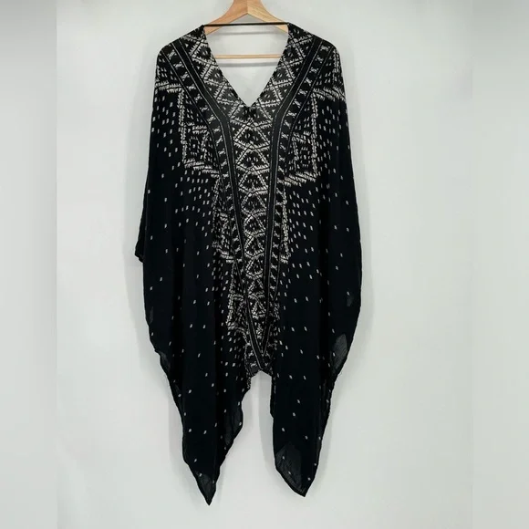 Ecote X Anthropologie Black & White Boho Printed Kimono Cardigan Women Size O/S - Picture 7 of 7
